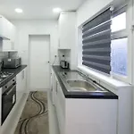 Cosy And Spacious House