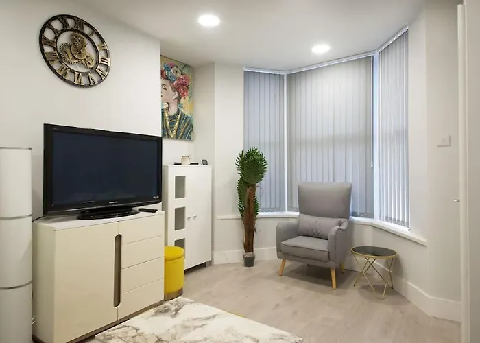 Cosy And Spacious House