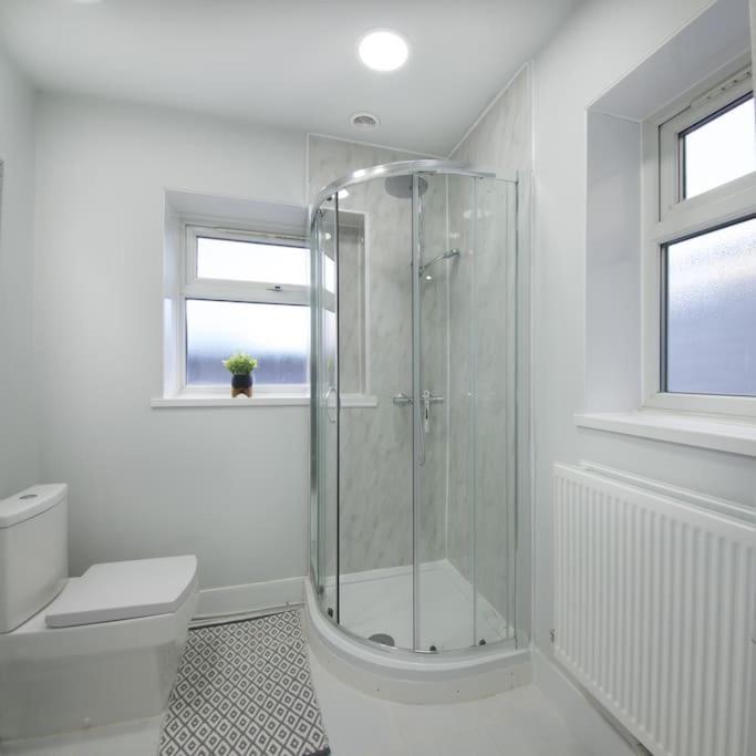 Cosy And Spacious House * Liverpool